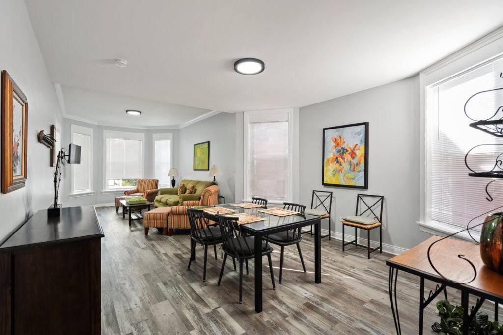 Newly Rehabbed Greystone With 2 Private Apartments, Backyard, Garage, Laundry, Close To Expressway Chicago Buitenkant foto