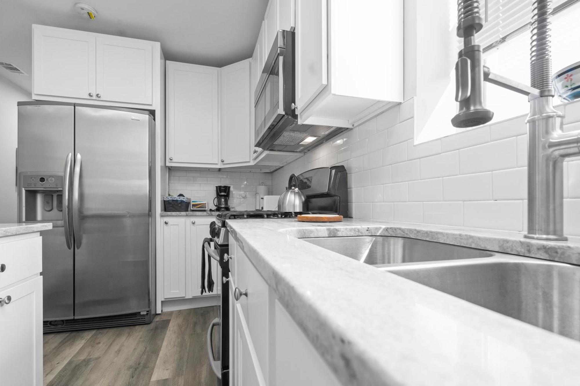 Newly Rehabbed Greystone With 2 Private Apartments, Backyard, Garage, Laundry, Close To Expressway Chicago Buitenkant foto